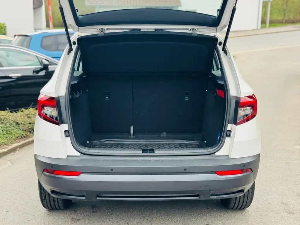 Skoda Karoq Active CarPlay DAB AHK 09/2019-photo-9