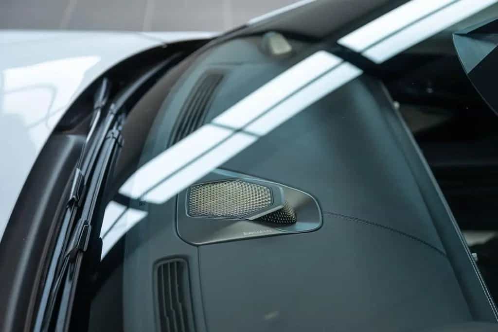 Aston Martin DB12 4.0 V8 05/2024-photo-12