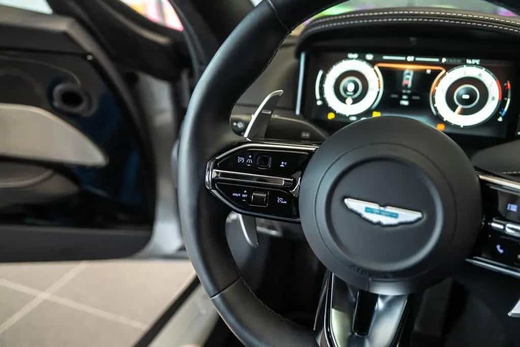 Aston Martin DB12 4.0 V8 05/2024-photo-31