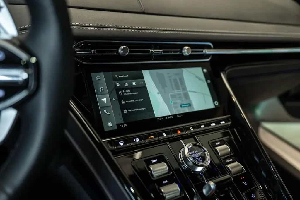 Aston Martin DB12 4.0 V8 05/2024-photo-32