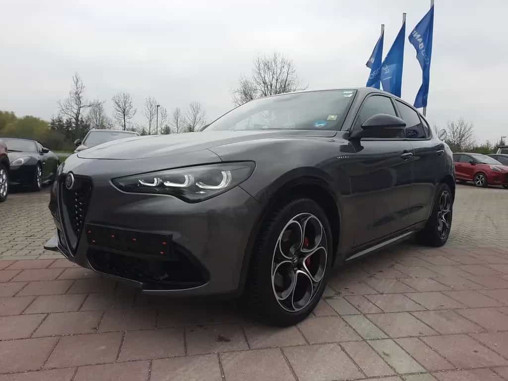 Alfa Romeo Stelvio 2.2 JTDM Veloce Q4 Matrix DAB Kamera 05/2024-photo-0