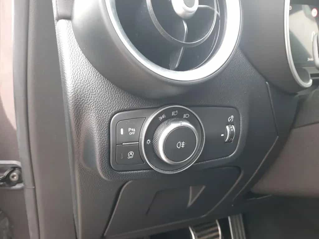 Alfa Romeo Stelvio 2.2 JTDM Veloce Q4 Matrix DAB Kamera 05/2024-photo-16