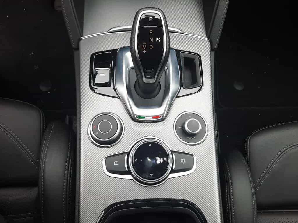 Alfa Romeo Stelvio 2.2 JTDM Veloce Q4 Matrix DAB Kamera 05/2024-photo-26