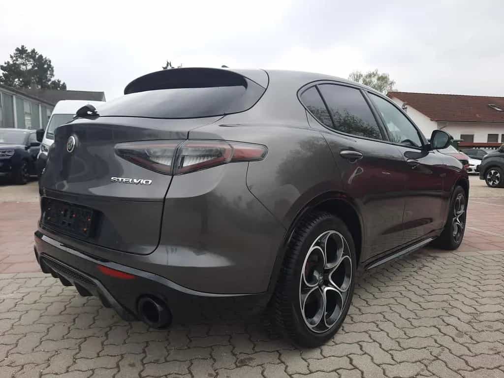 Alfa Romeo Stelvio 2.2 JTDM Veloce Q4 Matrix DAB Kamera 05/2024-photo-4