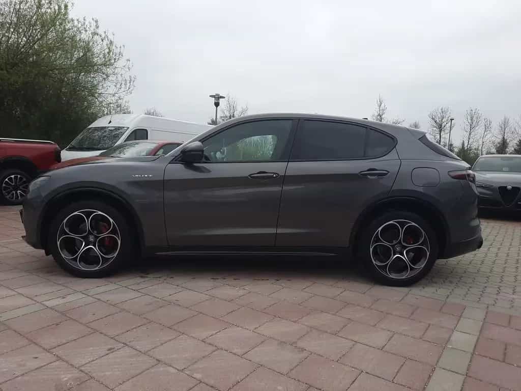 Alfa Romeo Stelvio 2.2 JTDM Veloce Q4 Matrix DAB Kamera 05/2024-photo-7