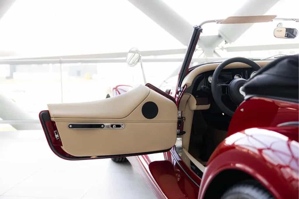 Morgan Plus 4 Plus Four 2.0 automatik | 75th anniversary | Hea null-photo-11