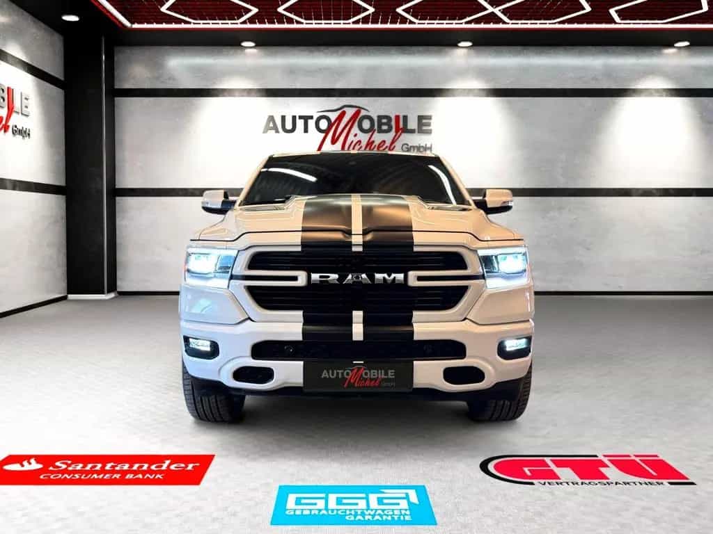 Dodge RAM 1500 5.7 Laramie / 4x4 / eTorque / LED 07/2021-photo-2
