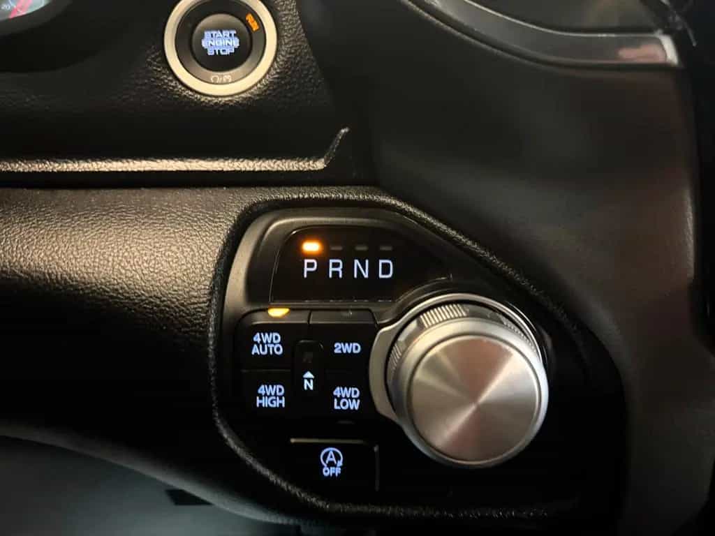 Dodge RAM 1500 5.7 Laramie / 4x4 / eTorque / LED 07/2021-photo-23