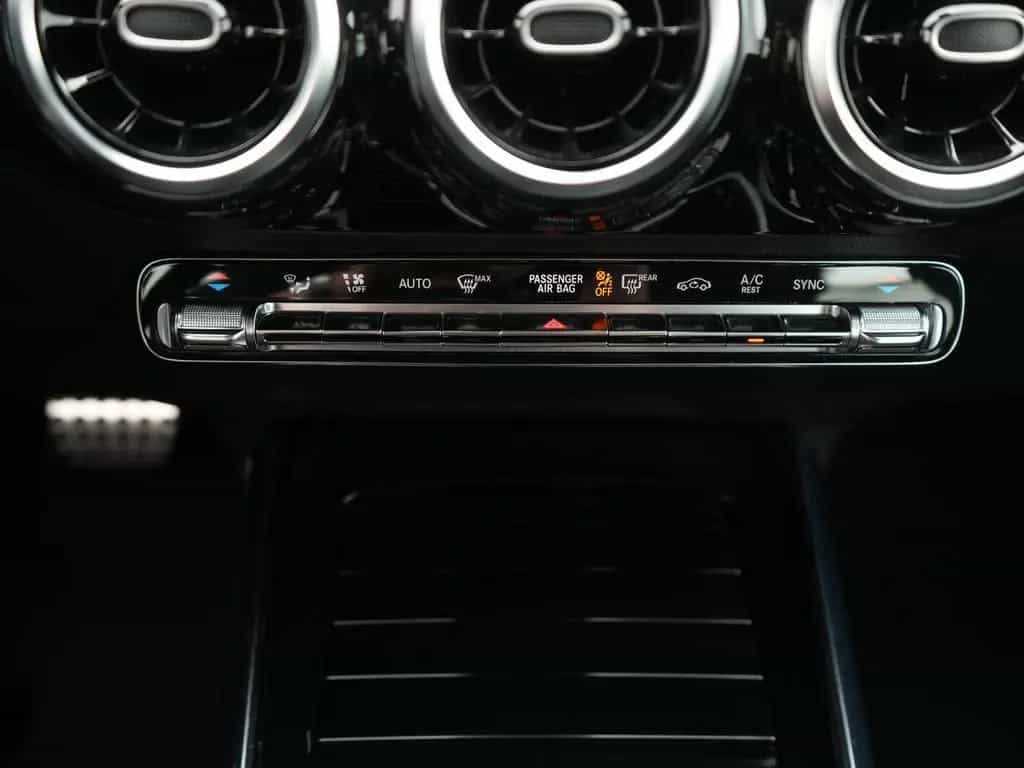 Mercedes-Benz B-Class 200 AMG-Line,LED,PANO,AHK,APP,KAM,SHZ,NAV,TEMP 03/2019-photo-22