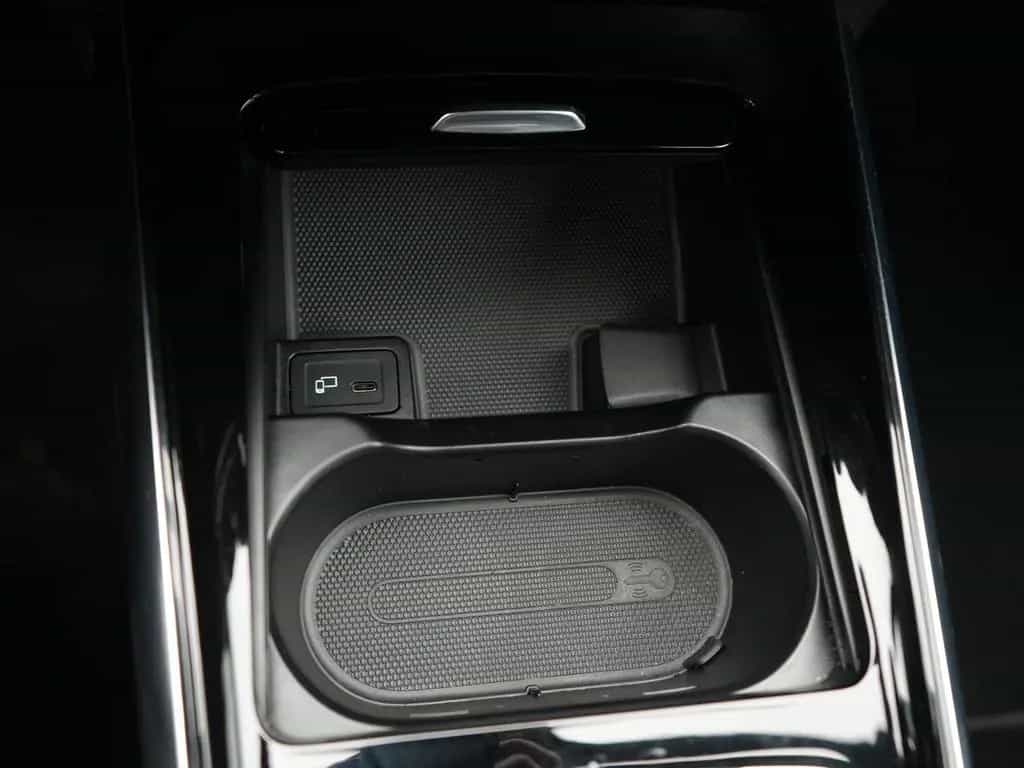 Mercedes-Benz B-Class 200 AMG-Line,LED,PANO,AHK,APP,KAM,SHZ,NAV,TEMP 03/2019-photo-24