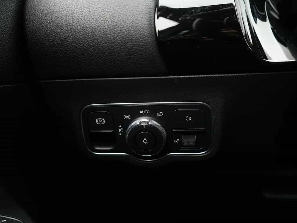 Mercedes-Benz B-Class 200 AMG-Line,LED,PANO,AHK,APP,KAM,SHZ,NAV,TEMP 03/2019-photo-27