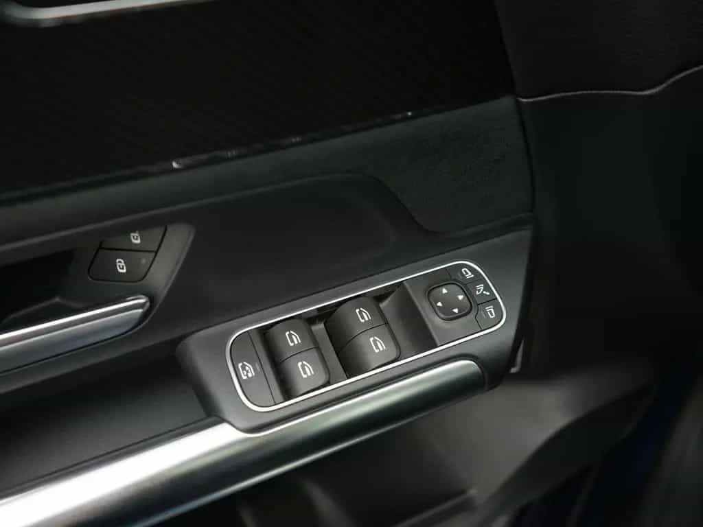 Mercedes-Benz B-Class 200 AMG-Line,LED,PANO,AHK,APP,KAM,SHZ,NAV,TEMP 03/2019-photo-31