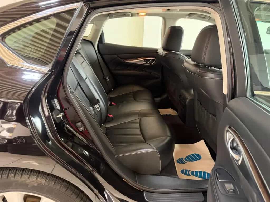 Infiniti M30 30d V6 S*TÜV10-27*AHK*KEYGO*KAMERA*SCHIEBDCH 03/2011-photo-7