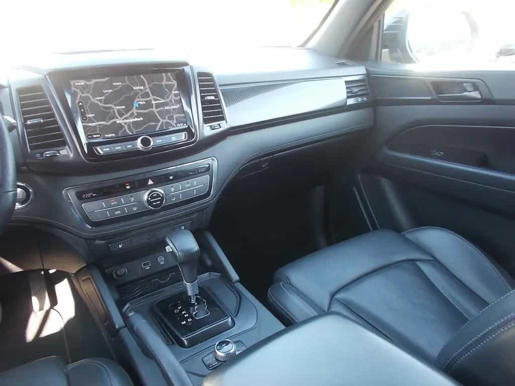 Ssangyong MUSSO Sapphire, 4WD, Hardtop, Alu 18" Leder 10/2020-photo-24
