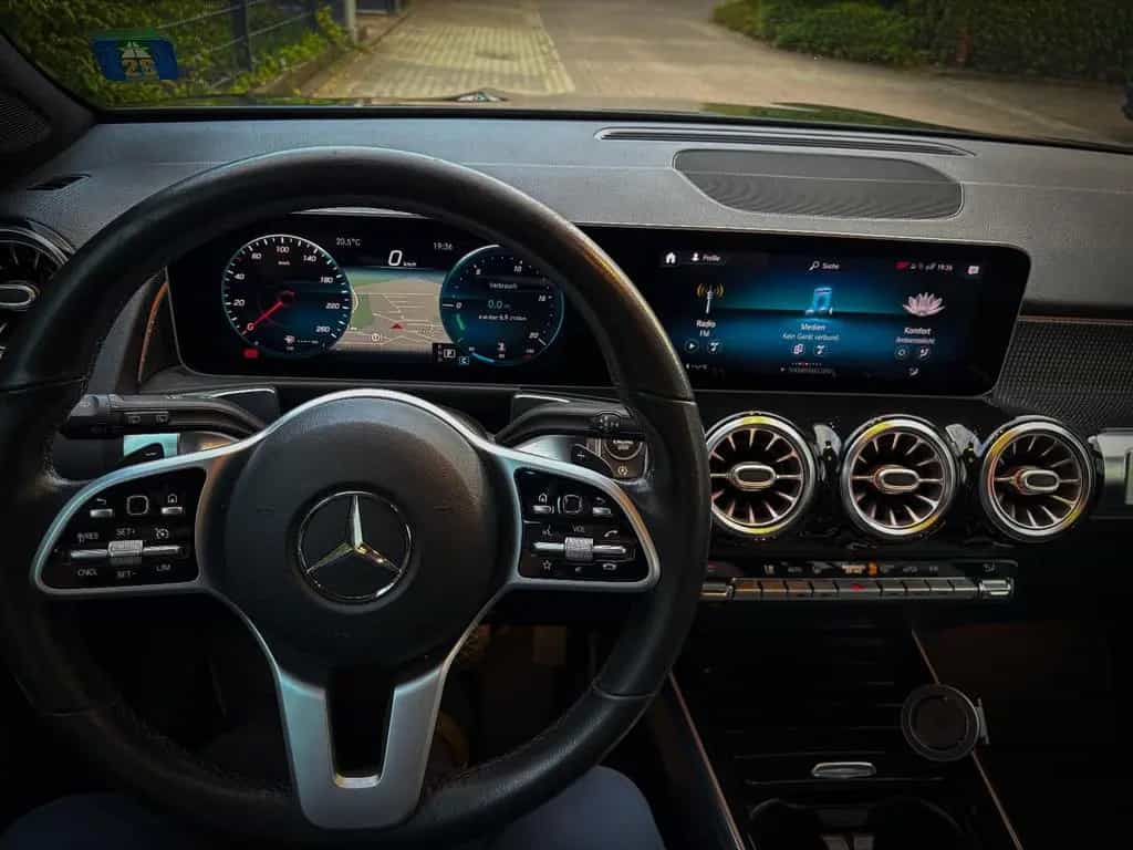 Mercedes-Benz GLB-Class 200 DCT 7-SITZER|KEYLESS|KAMERA|GARANTIE 10/2020-photo-4