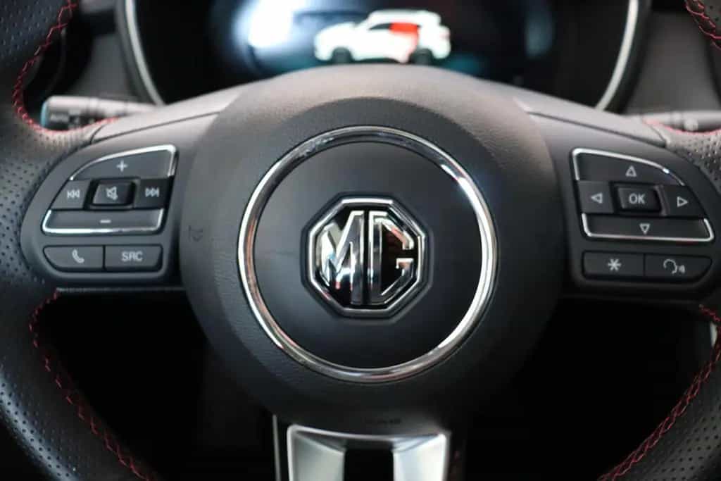 MG HS 1.5 Luxury Leder Navi SHZ ACC E.Heck SOFORT 06/2024-photo-8