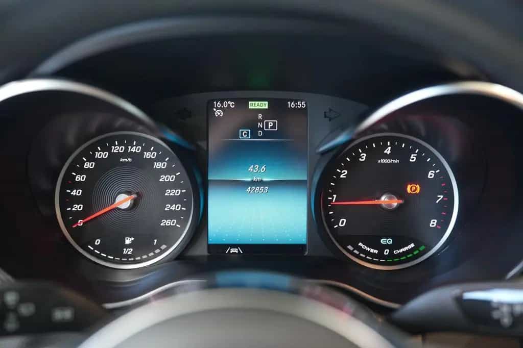 Mercedes-Benz GLC 200 4M*AMG-LINE*NIGHT*LEDER*NAVI*LED*1.HAND* 07/2020-photo-14