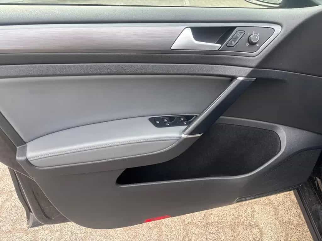 Volkswagen Golf VII 1.0 TSI Comfortline BMT*PANO/STANDHEIZ. 02/2019-photo-9