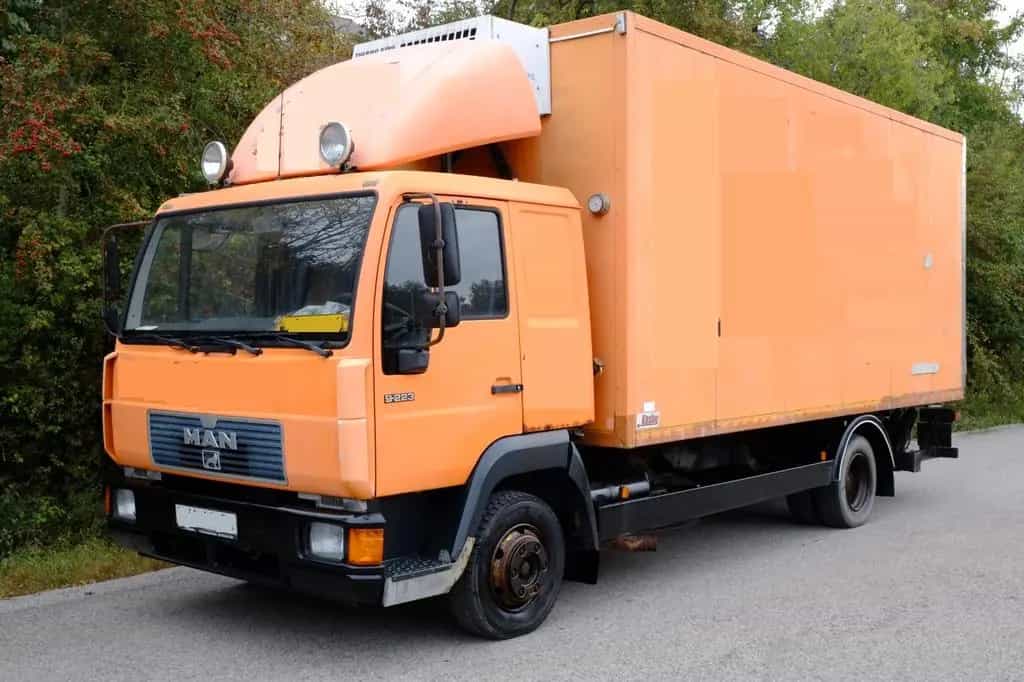 MAN L2000 9.223 mit Kühlkoffer, Hebebühne, AHK 02/1995-photo-0