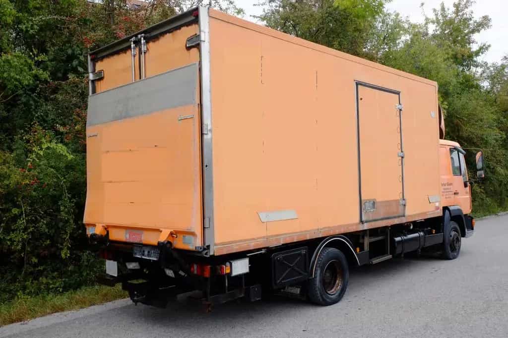 MAN L2000 9.223 mit Kühlkoffer, Hebebühne, AHK 02/1995-photo-1