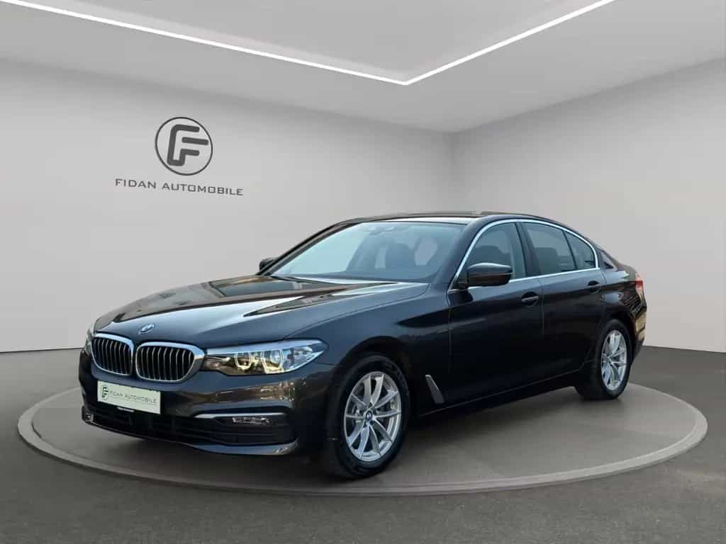 BMW 520 d Lim. xDrive*Display-Key*LED*Kamera*Ambiente 06/2019-photo-0