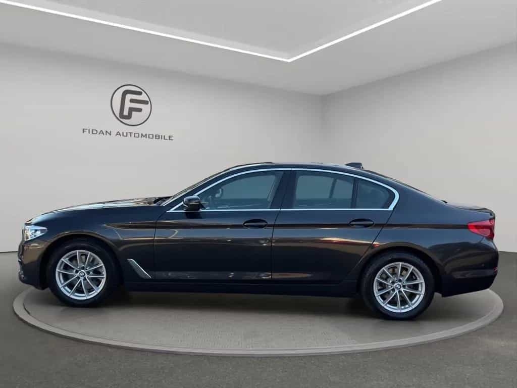 BMW 520 d Lim. xDrive*Display-Key*LED*Kamera*Ambiente 06/2019-photo-1