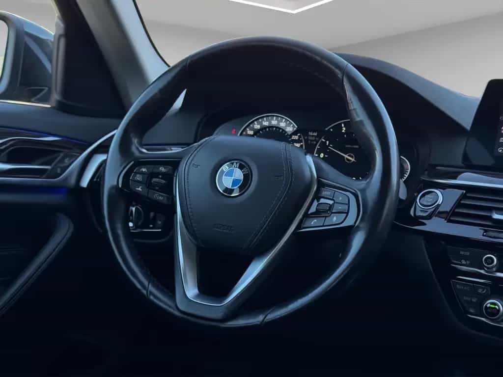 BMW 520 d Lim. xDrive*Display-Key*LED*Kamera*Ambiente 06/2019-photo-11