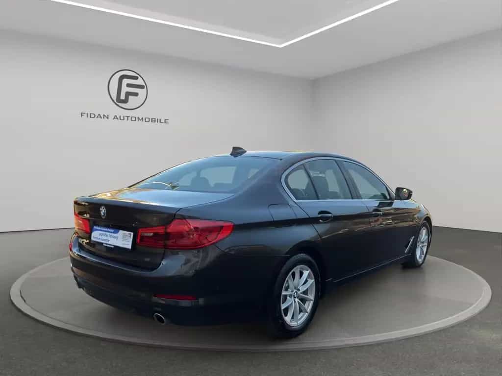 BMW 520 d Lim. xDrive*Display-Key*LED*Kamera*Ambiente 06/2019-photo-4