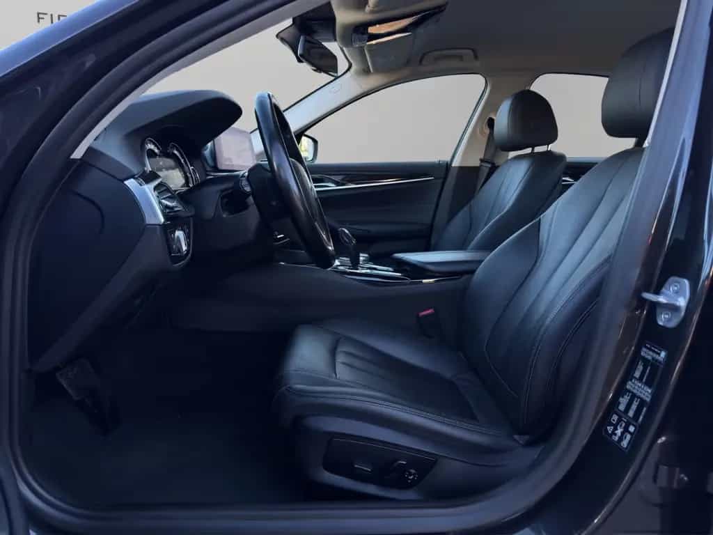 BMW 520 d Lim. xDrive*Display-Key*LED*Kamera*Ambiente 06/2019-photo-9