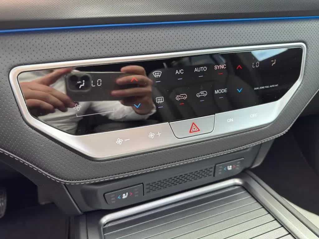 KGM Rexton 2.2 e-XDi AT AWD Blackline *360°/Navi* null-photo-22