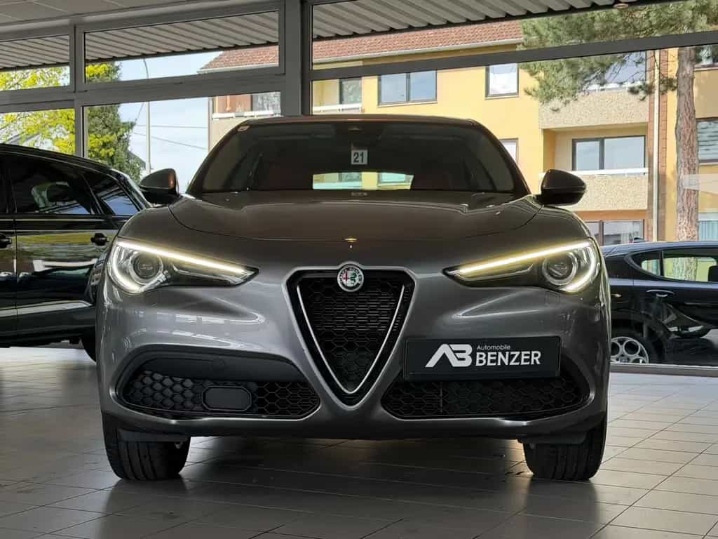 Alfa Romeo Stelvio Super Q4/BI-XENON/PDC/AUTOMATIK/SPURHALT 05/2020-photo-1