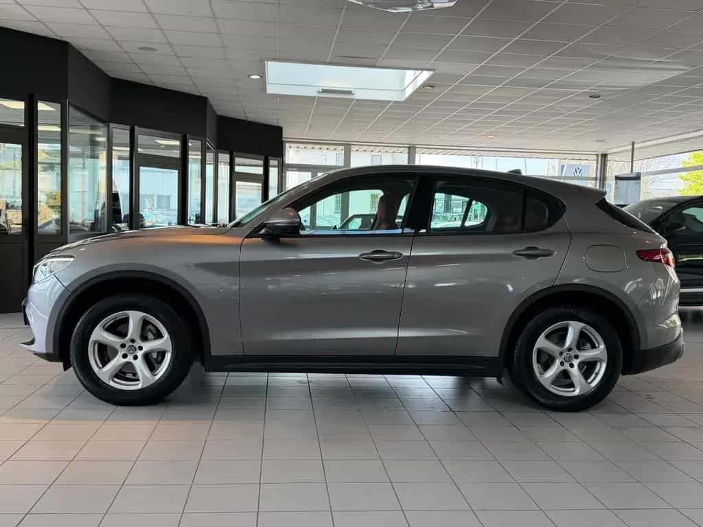 Alfa Romeo Stelvio Super Q4/BI-XENON/PDC/AUTOMATIK/SPURHALT 05/2020-photo-4