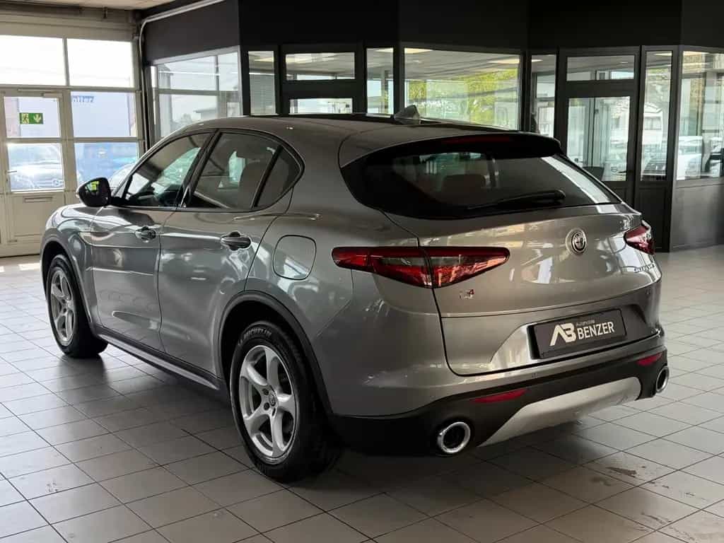 Alfa Romeo Stelvio Super Q4/BI-XENON/PDC/AUTOMATIK/SPURHALT 05/2020-photo-5
