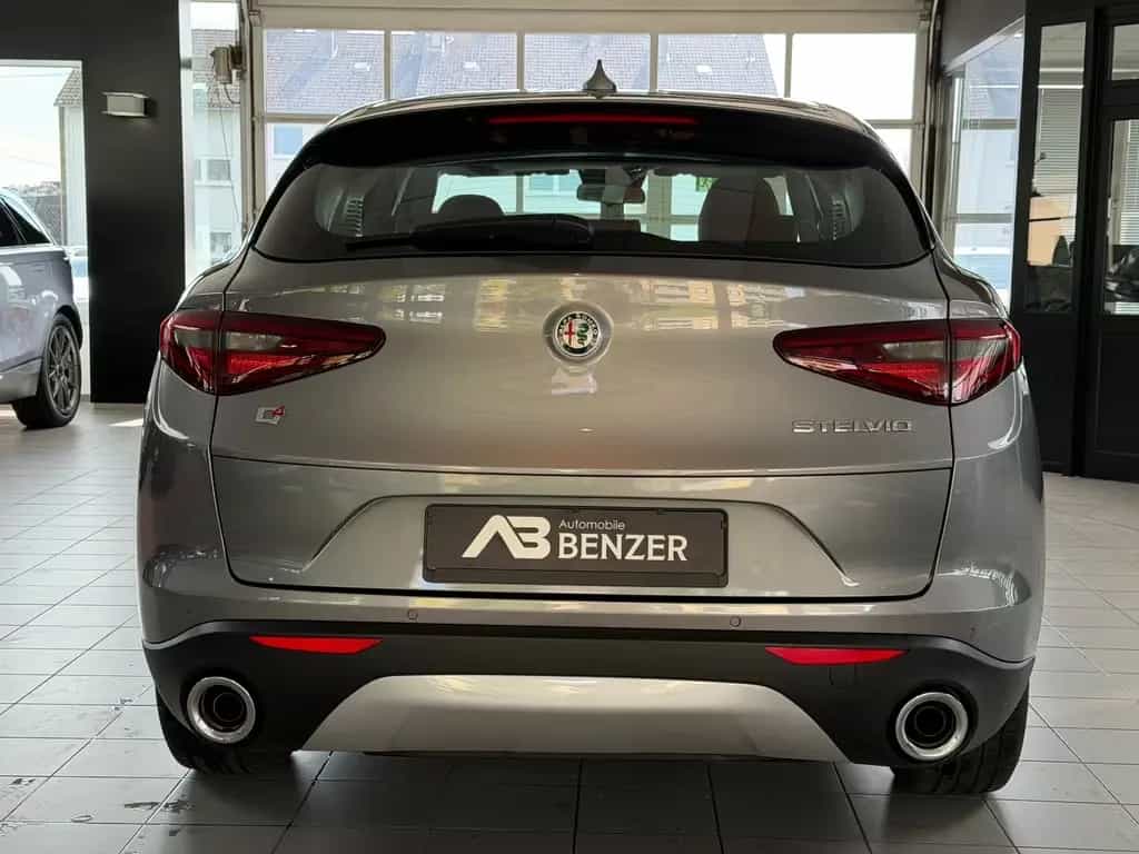 Alfa Romeo Stelvio Super Q4/BI-XENON/PDC/AUTOMATIK/SPURHALT 05/2020-photo-6