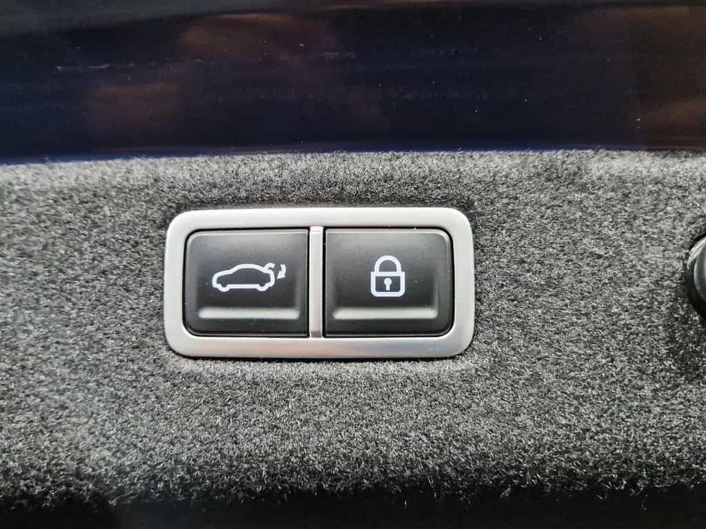 Genesis G70 2.0 T Luxury 4WD|AUTOM|5 *JAHRE*GARANTIE 06/2023-photo-25
