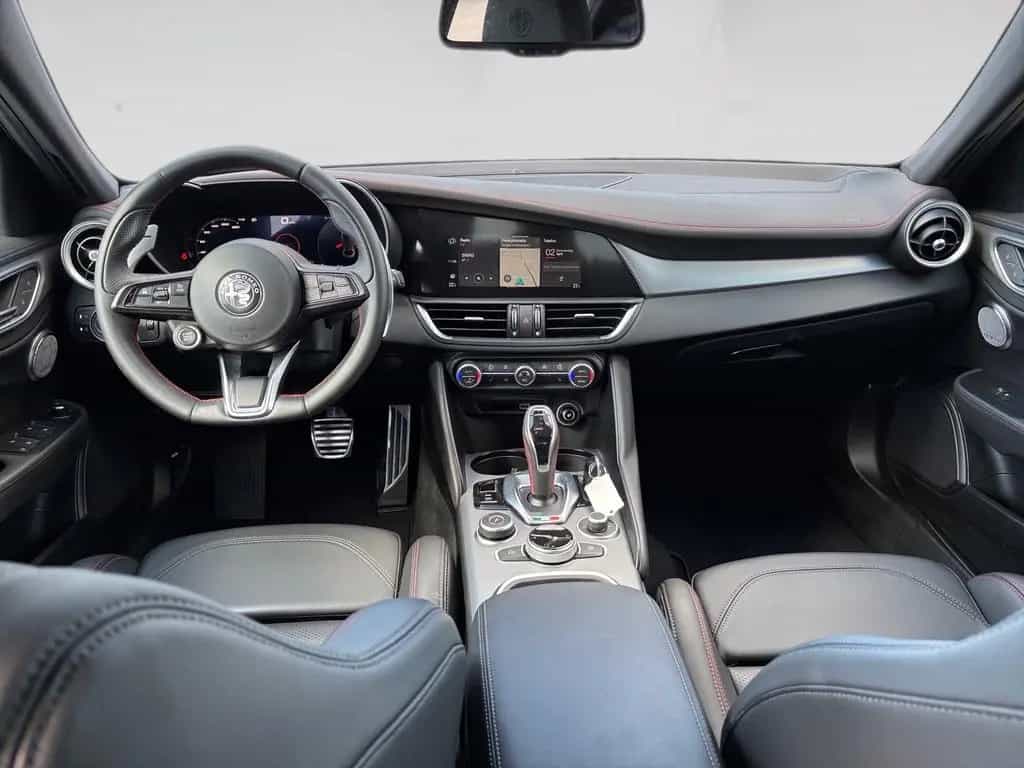 Alfa Romeo Giulia Competizione Q4 10/2023-photo-11