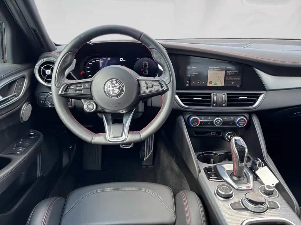 Alfa Romeo Giulia Competizione Q4 10/2023-photo-12
