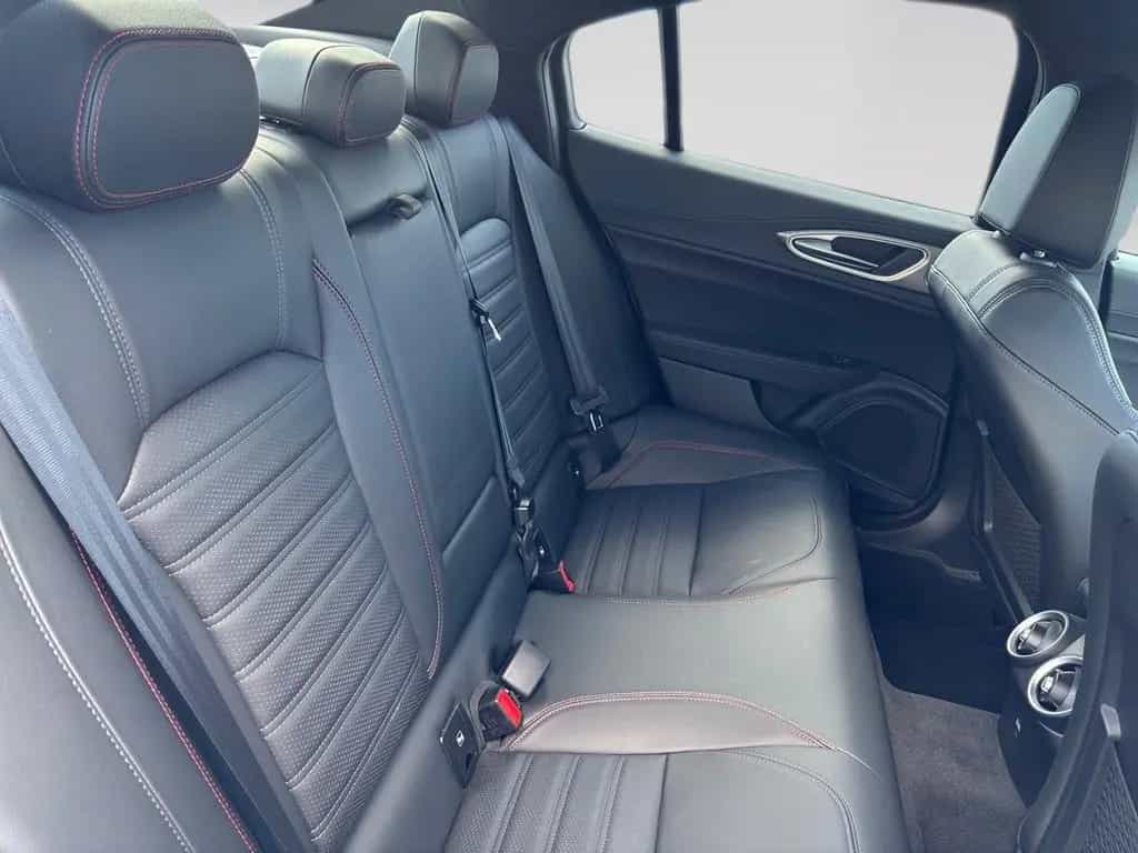Alfa Romeo Giulia Competizione Q4 10/2023-photo-17