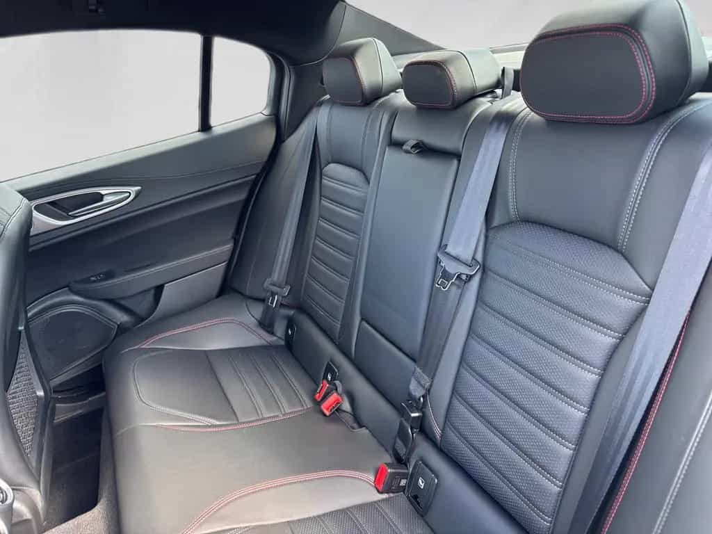 Alfa Romeo Giulia Competizione Q4 10/2023-photo-21
