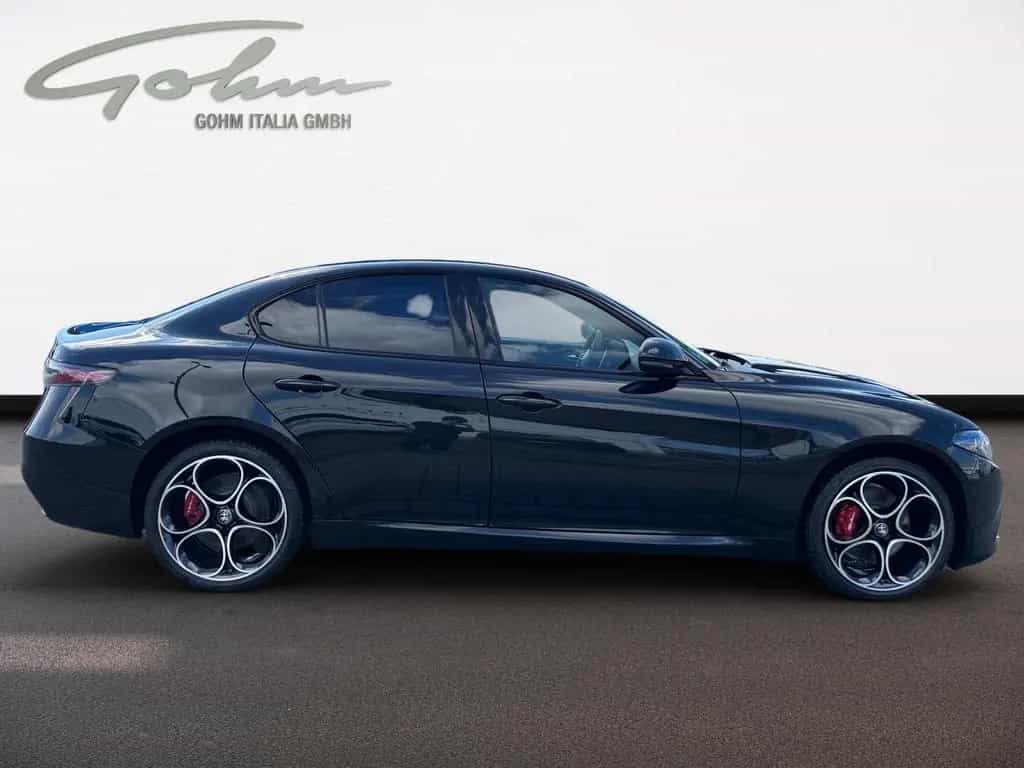 Alfa Romeo Giulia Competizione Q4 10/2023-photo-6