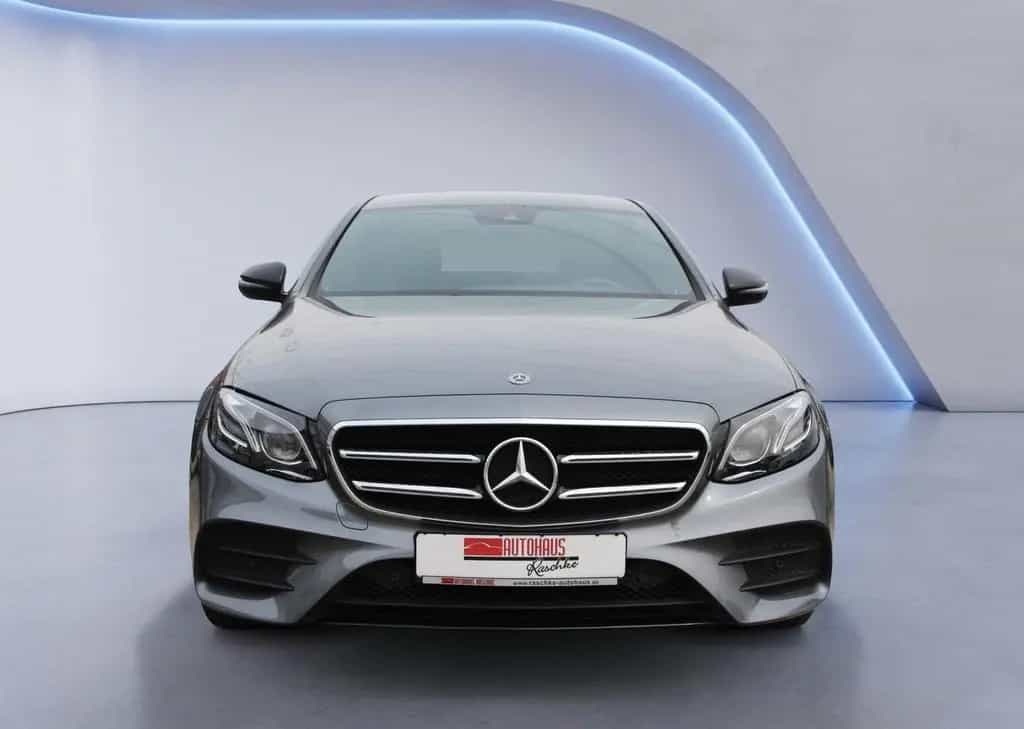 Mercedes-Benz E-Class 200 AMG-Line/ LED/ Night/ Alu/ AHK/58tkm 08/2018-photo-1