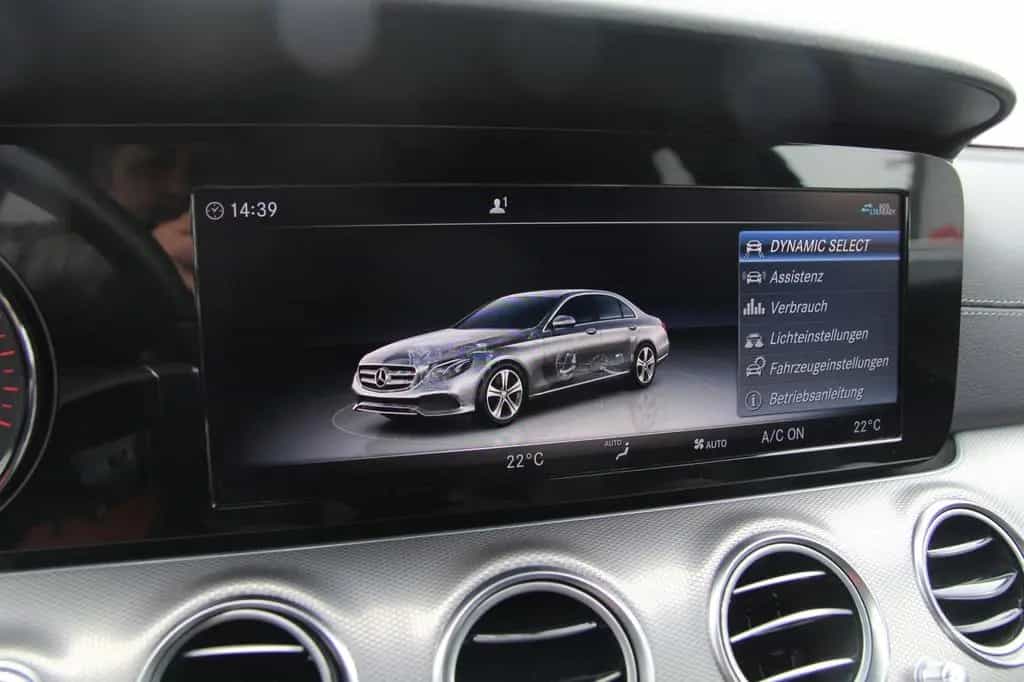 Mercedes-Benz E-Class 200 AMG-Line/ LED/ Night/ Alu/ AHK/58tkm 08/2018-photo-12