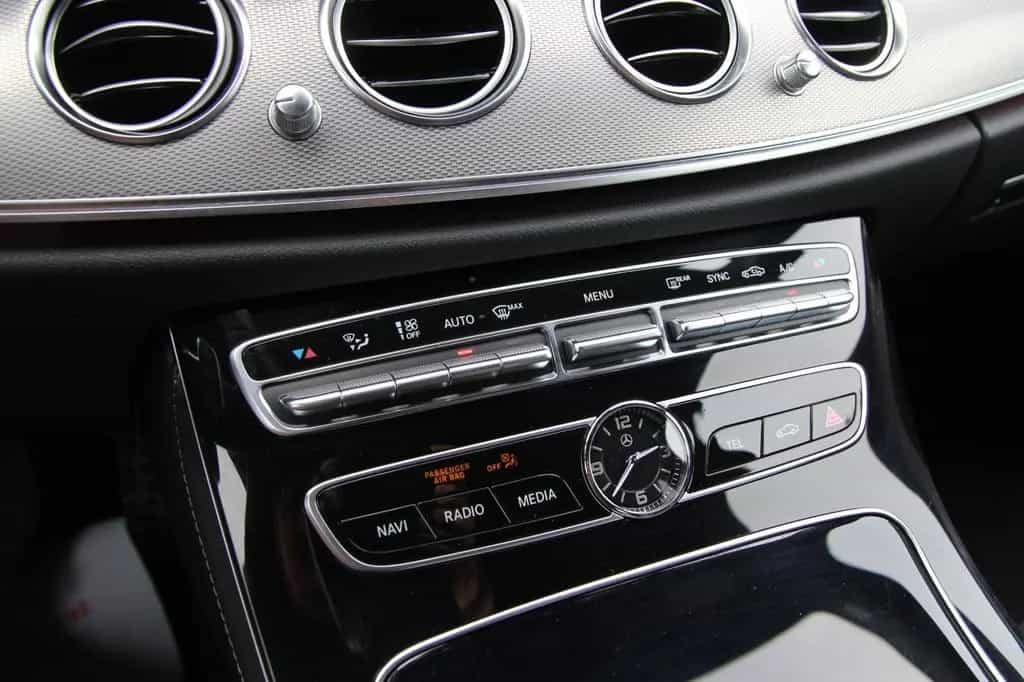 Mercedes-Benz E-Class 200 AMG-Line/ LED/ Night/ Alu/ AHK/58tkm 08/2018-photo-14