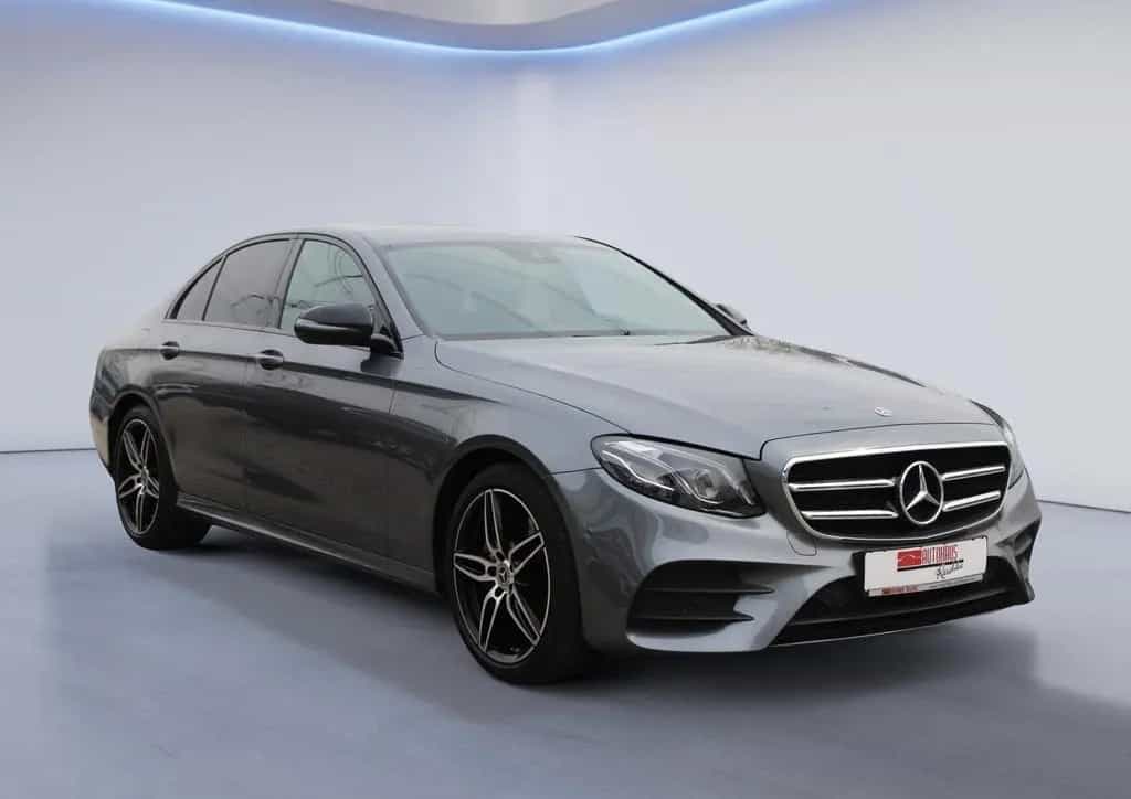 Mercedes-Benz E-Class 200 AMG-Line/ LED/ Night/ Alu/ AHK/58tkm 08/2018-photo-2