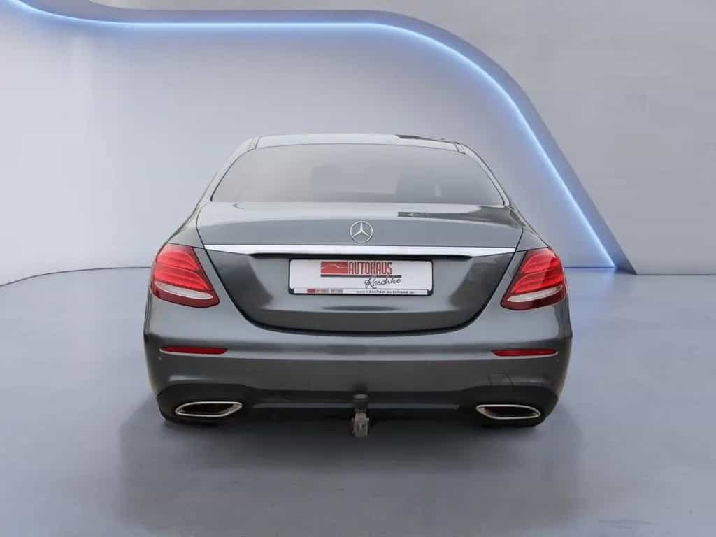 Mercedes-Benz E-Class 200 AMG-Line/ LED/ Night/ Alu/ AHK/58tkm 08/2018-photo-4