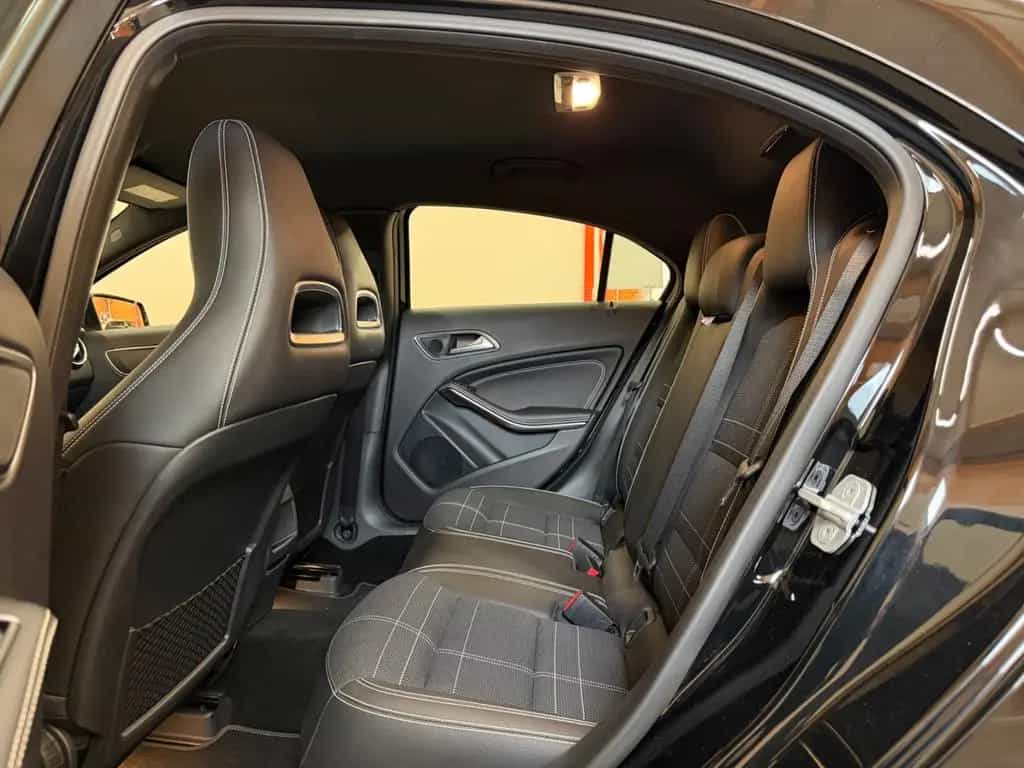 Mercedes-Benz A-Class 180 BlueEfficiency/LED/NAVI/SHZ/TEMPOMAT/PDC 12/2016-photo-10