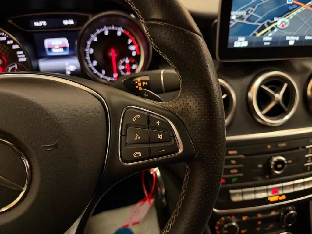 Mercedes-Benz A-Class 180 BlueEfficiency/LED/NAVI/SHZ/TEMPOMAT/PDC 12/2016-photo-16