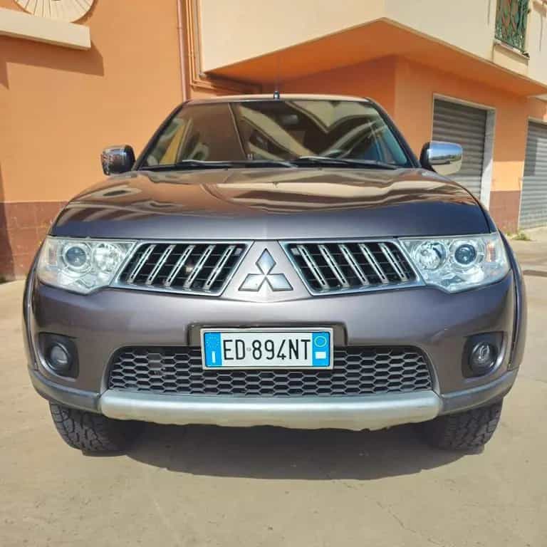 Mitsubishi L200 2.5 DI-D/178CV DC Intense Plus 04/2010-photo-1