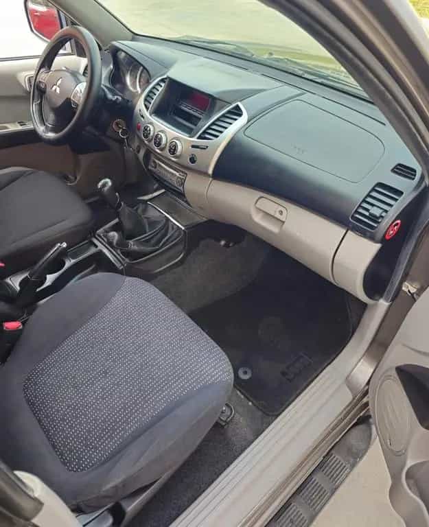 Mitsubishi L200 2.5 DI-D/178CV DC Intense Plus 04/2010-photo-10