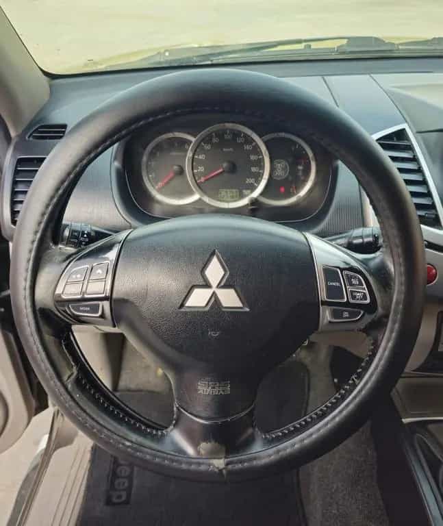 Mitsubishi L200 2.5 DI-D/178CV DC Intense Plus 04/2010-photo-14